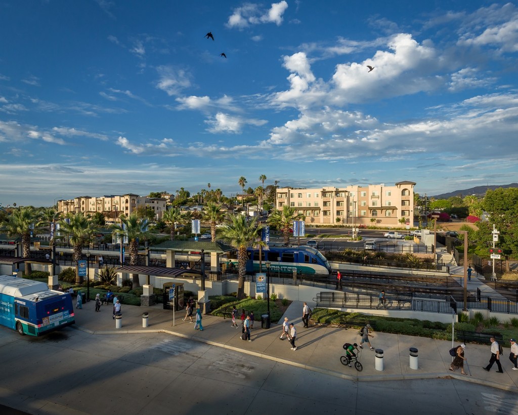 Designed by Rodriguez Associates Architects and Planners, North
Santa Fe Apartments is located opposite the North County Transit District’s
Vista Transit Center in Vista, Calif. The 68-unit affordable housing community was developed by Community HousingWorks.