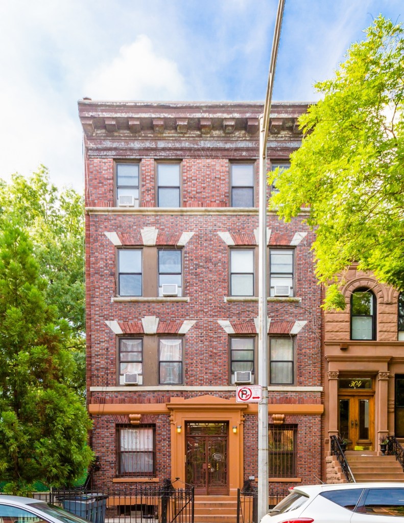 Avanath Capital Management has doubled its footprint in Brooklyn, with the acquisition of a 17-building affordable housing portfolio. Part of the acquisition was 306 Prospect Place in the Prospect Heights neighborhood.