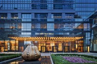 Twenty-five percent of the 1,175 units at Sky Residences are designated as moderate and affordable housing. Ten percent of the units serve residents earning at or below 40% of the the area median income (AMI), 10% serve for residents earning at or below 60% of the AMI,  and 5% serve residents earning at or below 120% of the AMI as required under New York’s new 421a program.