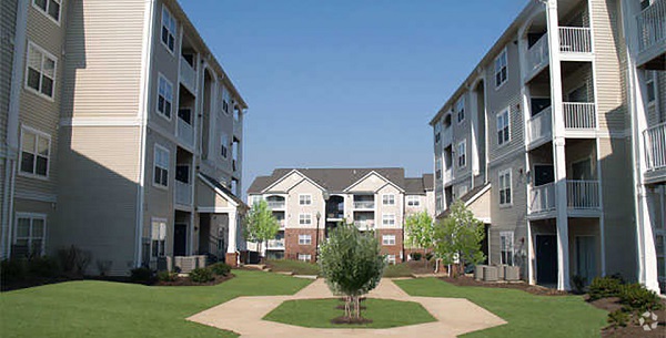 The Woodmont Crossing United Tenants Association selected The NHP Foundation, a national nonprofit specializing in preserving affordable multifamily housing, to partner on the acquisition and rehabilitation of Woodmont Crossing in Washington, D.C.