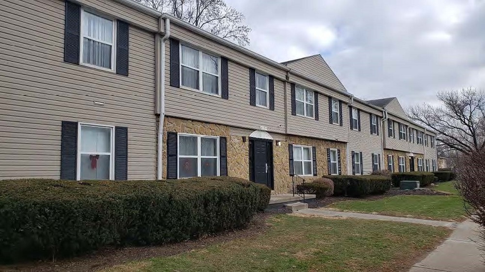 Steele Properties completes its first acquisition in Ohio with the purchase of Amberly Square Apartments, which consists of eight two-story buildings and 112 one-, two-, and three-bedroom apartment homes on 6.4 acres in Columbus.