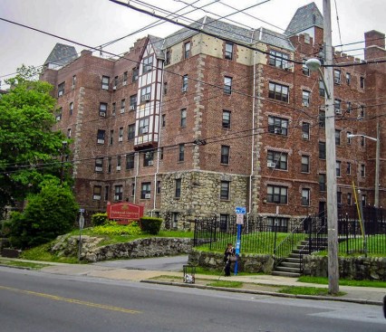 K&R Preservation and Belveron Partners have announced a new equity partnership involving a large affordable housing portfolio. In a separate deal, the companies acquired Oakwood Gardens Apartments, a 100-unit affordable housing property in Mount Vernon, N.Y., last March.