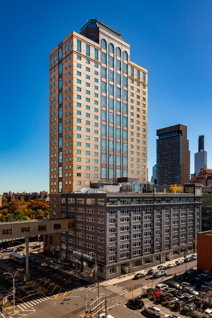 Of the 491 apartments at 90 Sands, 185 are affordable to a wide range of New Yorkers, from extremely low- to moderate-income households, and 305 units are home to formerly homeless individuals.