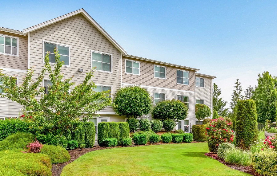 Rainier Vista in Pacific, Washington, features 75 affordable housing units for seniors with a mix of 57 one-bedroom and 18 two-bedroom units. The development includes a leasing office, a clubhouse, a library, a fitness center, a salon, and other amenities. Through this acquisition, Preservation Equity Fund Advisors is helping to provide affordable housing options.