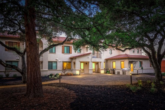 The development team worked to create a haven just minutes away from the hustle and bustle of Silicon Valley. It strived to preserve the mature setting with several large oak trees and not overdesign the site.