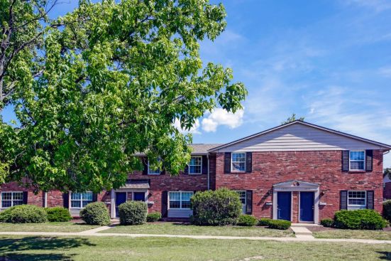Bradford Lake: Apartment Community