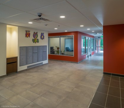 Designed specifically with the senior demographic in mind, the development’s design is easy to understand regardless of the user’s experience, knowledge, language skills, or current concentration level. Navigating the building is easy and intuitive. To differentiate the building’s four floors from one another, each level is uniquely colored.