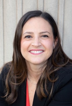 Christina Knuckles