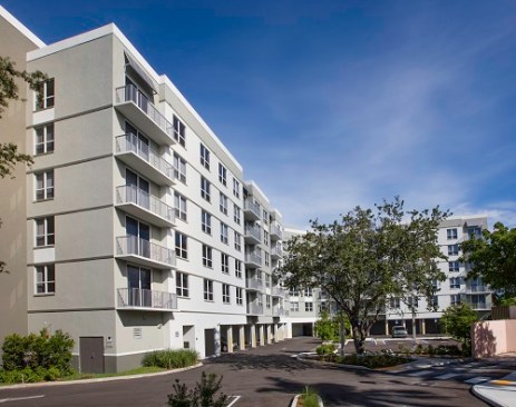 Completed in September 2016, almost 10 years after it was initiated, the 84-unit Courtside Apartments includes one-, two-, and three-bedroom units, along with four live/work units for families earning no more than 60% of the area median income (AMI), including nine units for those earning no more than 33% of the AMI.