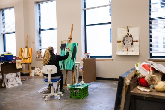 Artists flourish in the abundant community spaces and state-of-the-art studios and facilities that are incorporated into Arcade’s design.