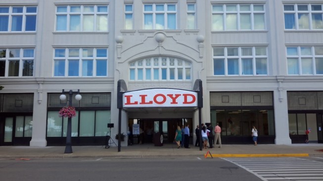 Because Lloyd House held historic significance for the community, the development team worked closely with the National Park Service and the city historical committee to ensure that the integrity and character of the building was preserved. 