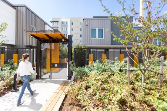 Amenities include a community center, a major new park, and a new education and learning center. New sidewalks, signalized street crossings, bike lanes, and a new streetcar line connecting to light-rail stations ensure that residents have safe and earth-friendly transportation options. 