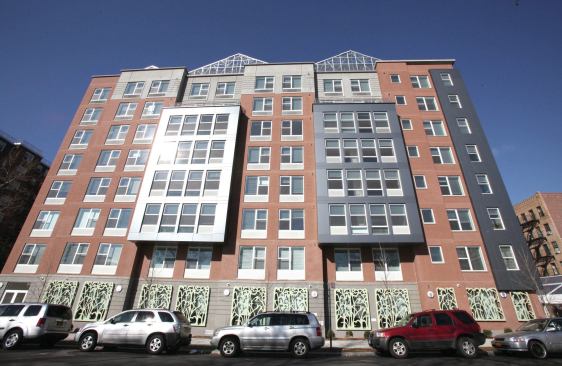 The building serves residents earning 60 percent of the area median income, with 25 percent of the units set aside for New York City Housing Authority residents.