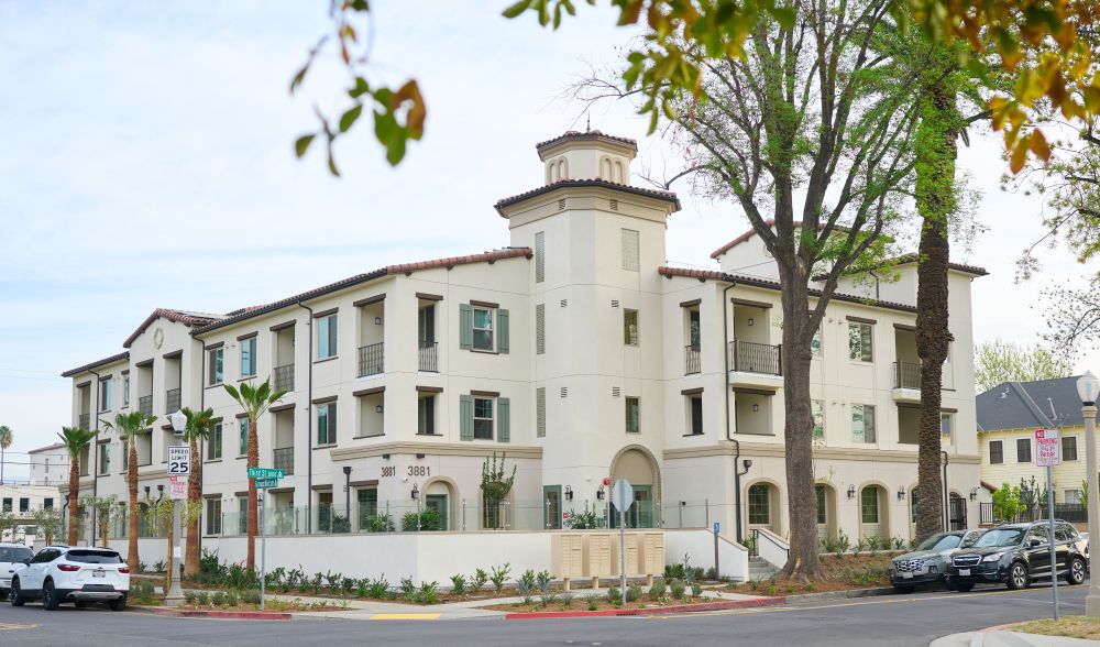 The Aspire is in a walkable neighborhood close to downtown with access to transit, employment, recreation, and other offerings.